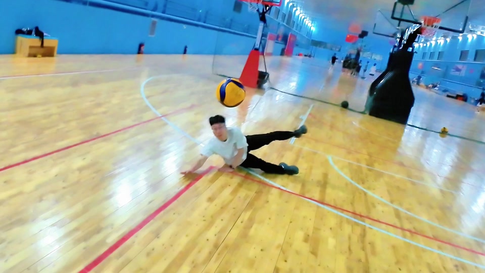 激烈竞争中