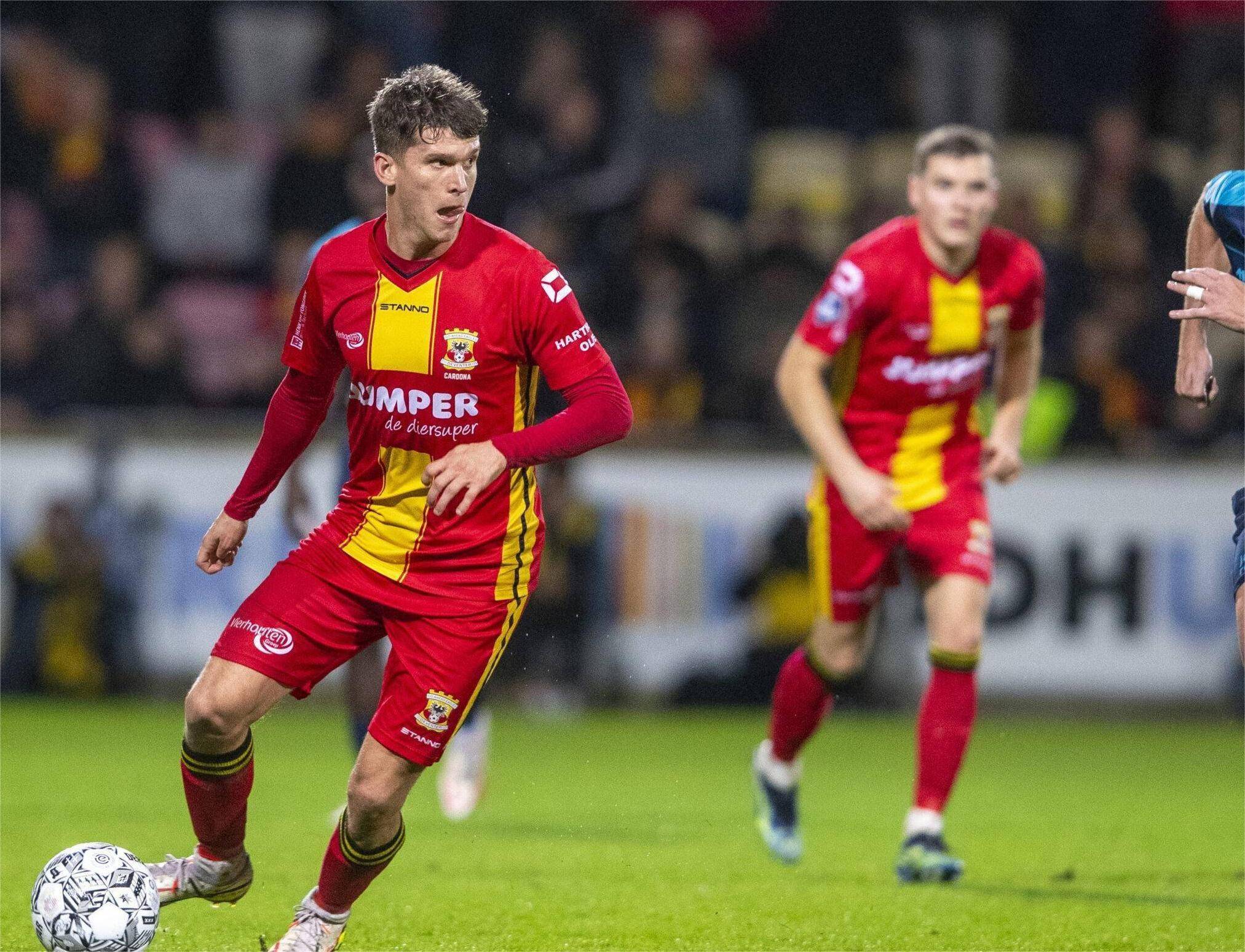 龄选手中脱 龄选手中脱